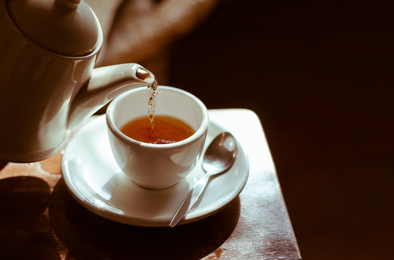 ¿Por qué se recomienda tomar té después del almuerzo?